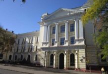 Суды, «мир» и тендеры: одесский медин 2 года не может решить проблемы с «пожаркой» в своих общагах