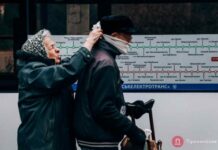 В Украине стартует бустерная вакцинация от COVID-19, но не для всех: кого и чем будут прививать
