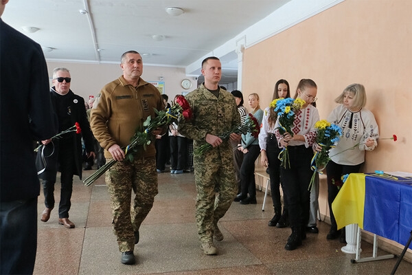 В одесском лицее открыли три мемориальные доски погибшим воинам: среди них Виталий Блажко