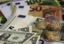 Курс валют в Украине 4 августа 2025: сколько стоит доллар и евро
