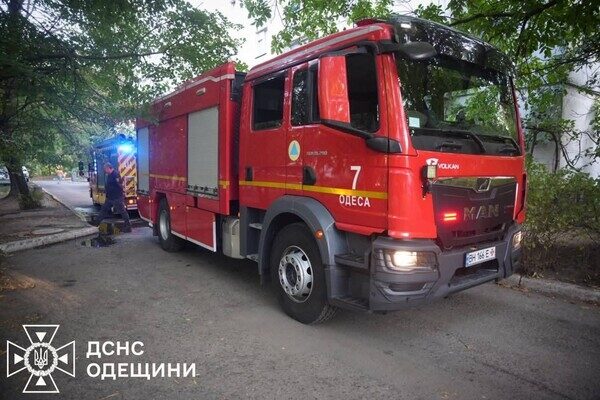 Взрыв в многоэтажке в Одессе: пострадала женщина Взрыв в многоэтажке в Одессе: пострадала женщина