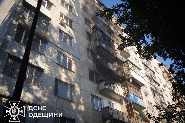 Взрыв в многоэтажке в Одессе: пострадала женщина Взрыв в многоэтажке в Одессе: пострадала женщина