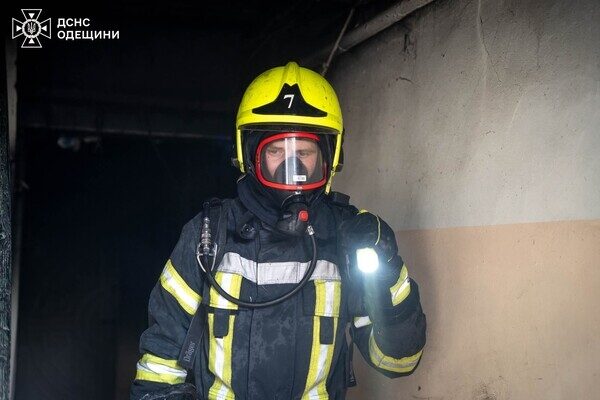 В Одессе горел жилой дом: погиб человек В Одессе горел жилой дом: погиб человек