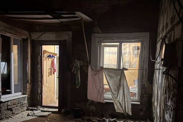 Ночные взрывы в Одессе: БпЛА попал в жилой дом (обновлено) Ночные взрывы в Одессе: БпЛА попал в жилой дом (обновлено)