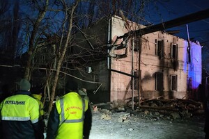 Ночные взрывы в Одессе: БпЛА попал в жилой дом (обновлено) Ночные взрывы в Одессе: БпЛА попал в жилой дом (обновлено)