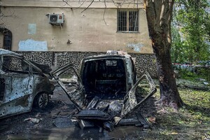 РФ атаковала Одессу дронами: обломки БпЛА упали на дом, пострадали люди (обновлено) РФ атаковала Одессу дронами: обломки БпЛА упали на дом, пострадали люди (обновлено)