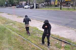 В Одессе подростки распылили газовый баллончик в трамвае В Одессе подростки распылили газовый баллончик в трамвае