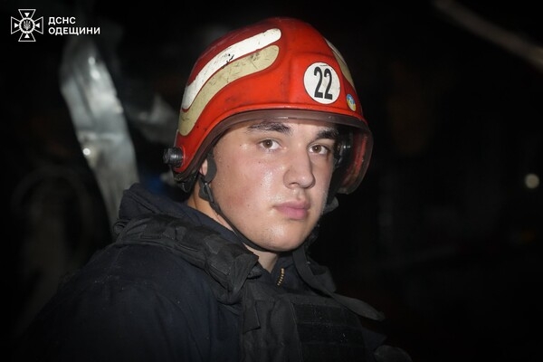 Ночной удар по Одесскому району: пострадал человек Ночной удар по Одесскому району: пострадал человек